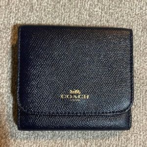COPY - Coach compact wallet great condition